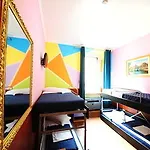 Alessandro Downtown & Bar Hostel *