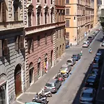 Alessandro Downtown & Bar Hostel Roma