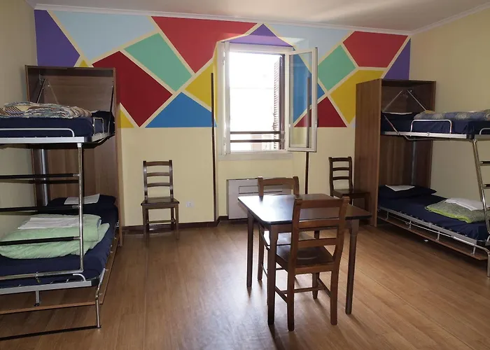 Alessandro Downtown & Bar *