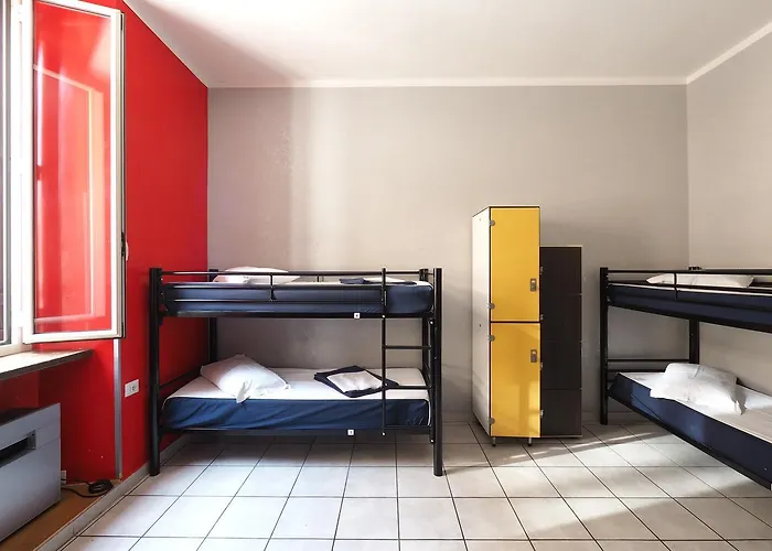 Hostel Alessandro Downtown & Bar