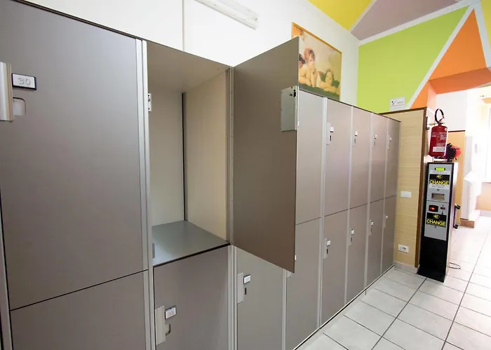 Alessandro Downtown & Bar Hostel