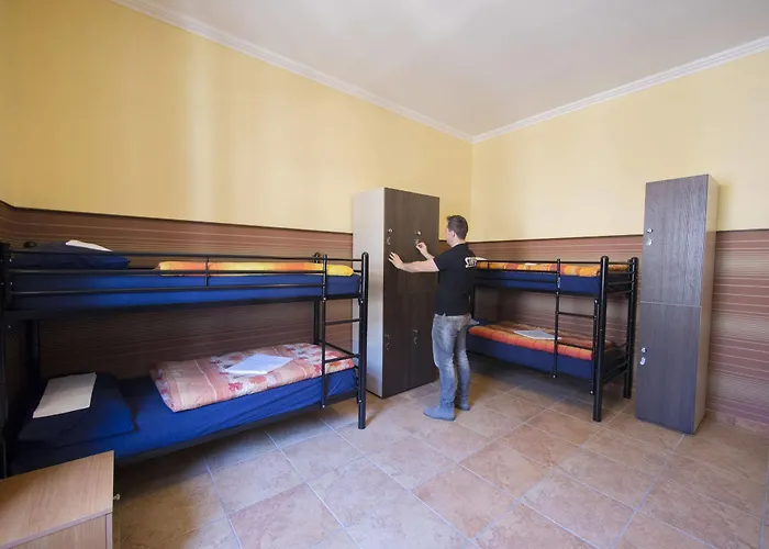 Hostel Alessandro Downtown & Bar