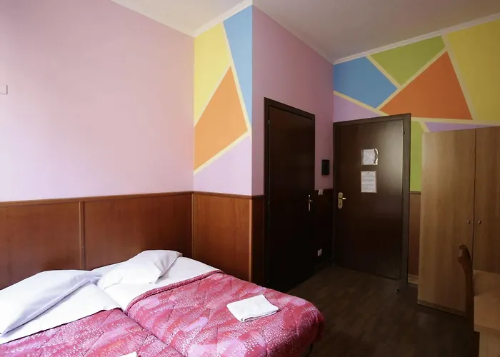 Hostel Alessandro Downtown & Bar *