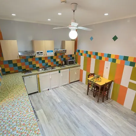 Alessandro Downtown & Bar Хостел Рим