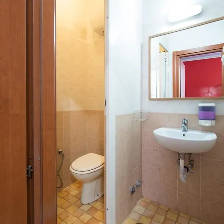 Хостел Alessandro Downtown & Bar