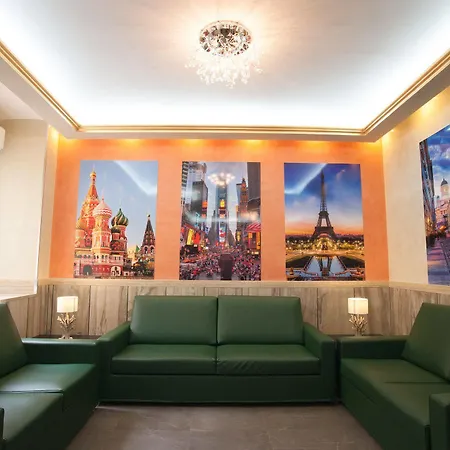 Alessandro Downtown & Bar Хостел