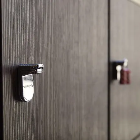 Alessandro Downtown & Bar Хостел