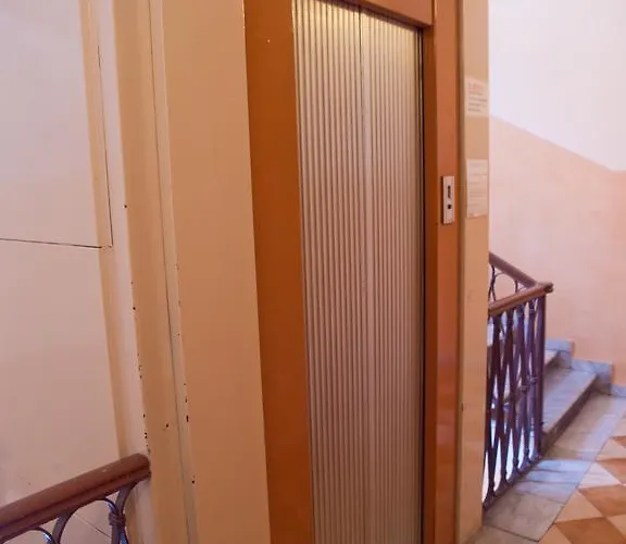 Alessandro Downtown & Bar