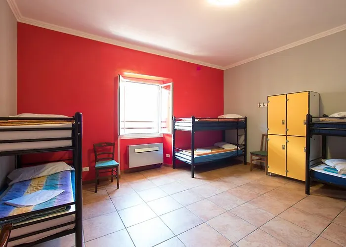 Alessandro Downtown & Bar *