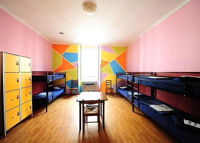 Hostal Alessandro Downtown & Bar