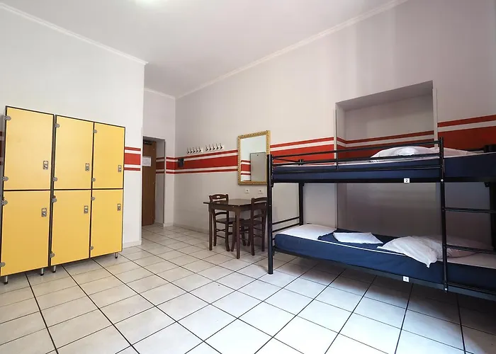 Hostal Alessandro Downtown & Bar *