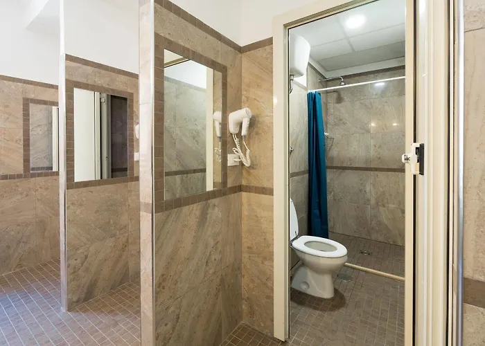 Hostal Alessandro Downtown & Bar