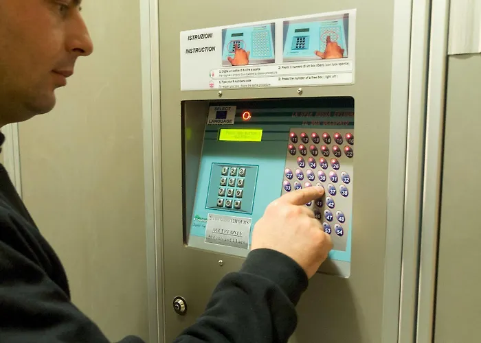 Alessandro Downtown & Bar Hostal Roma