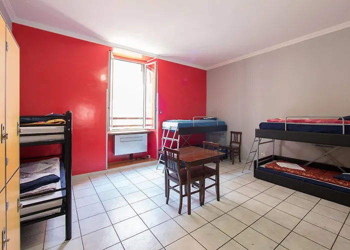 Hostal Alessandro Downtown & Bar *