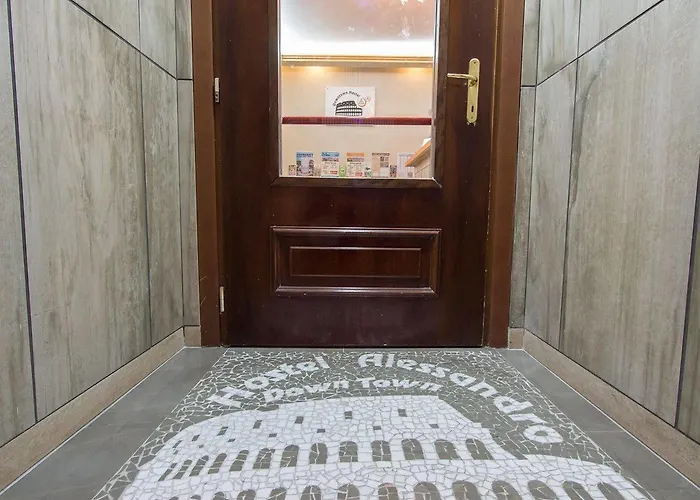 Hostal Alessandro Downtown & Bar *