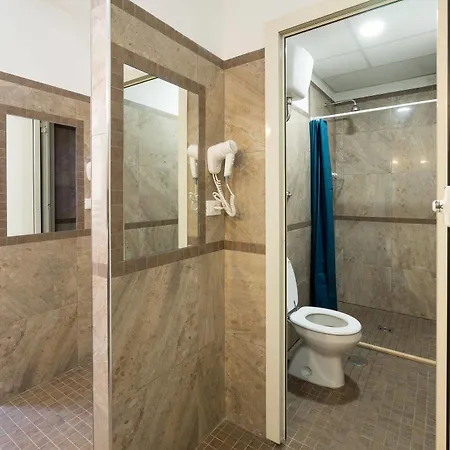 Hostel Alessandro Downtown & Bar