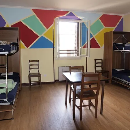 Alessandro Downtown & Bar *