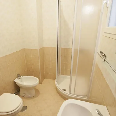 Hostel Alessandro Downtown & Bar