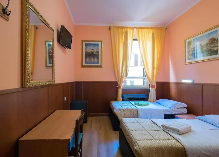 Hostel Alessandro Downtown & Bar